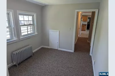 134 Locust Avenue 2nd Floor #2nd floor, Dumont, NJ 07628 - Photo 7