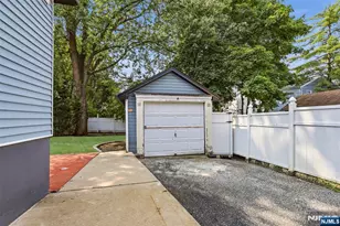24 Anderson Ave, Bergenfield, NJ 07621 - Photo 27