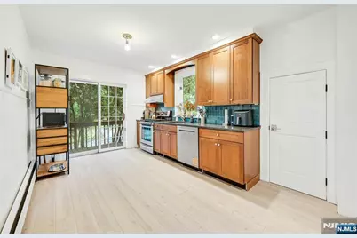 31 4 Th Street, Park Ridge, NJ 07656 - Photo 9