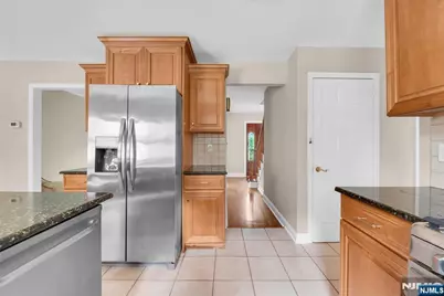 8 Cedar Lane, Roseland, NJ 07068 - Photo 19