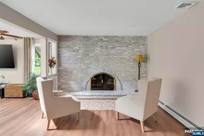 8 Cedar Lane, Roseland, NJ 07068 - Photo 9