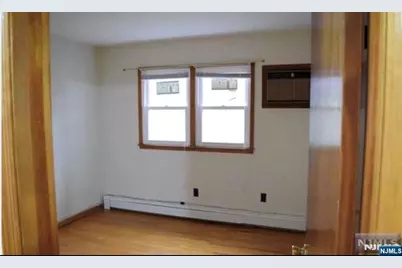 397 Hickory Street, Kearny, NJ 07032 - Photo 11