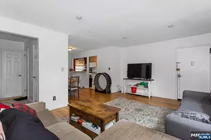 237 Johnson Ave P6, Hackensack, NJ 07601 - Photo 5