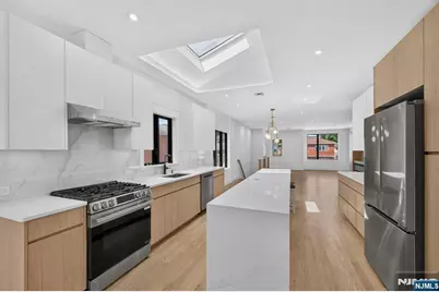 122 Edsall Avenue, Palisades Park, NJ 07650 - Photo 13