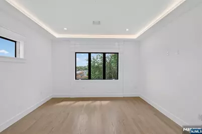 122 Edsall Avenue, Palisades Park, NJ 07650 - Photo 17