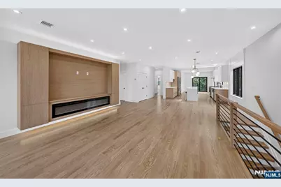 122 Edsall Avenue, Palisades Park, NJ 07650 - Photo 7