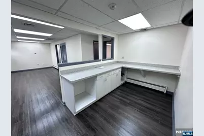 107 Stuyvesant Avenue 201 #201, Lyndhurst Township, NJ 07071 - Photo 5