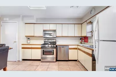25 Woodland Avenue, West Orange Township, NJ 07052 - Photo 9