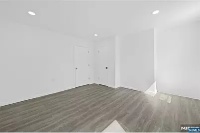 80 Wayne Avenue, Paterson, NJ 07522 - Photo 7