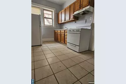 194 Davis Avenue 54 #54, Kearny, NJ 07032 - Photo 5