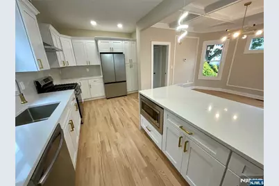 340 Watson Avenue, Lyndhurst Township, NJ 07071 - Photo 19