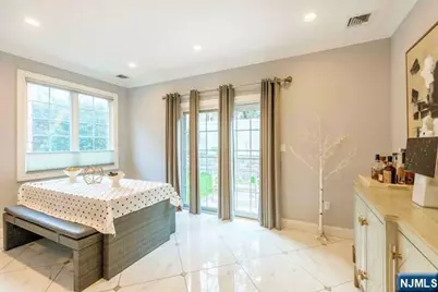 48 Myrtle Avenue, Edgewater, NJ 07020 - Photo 9