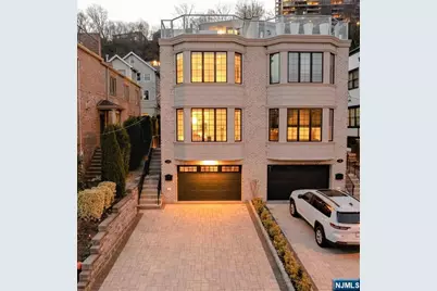 48 Myrtle Avenue, Edgewater, NJ 07020 - Photo 1