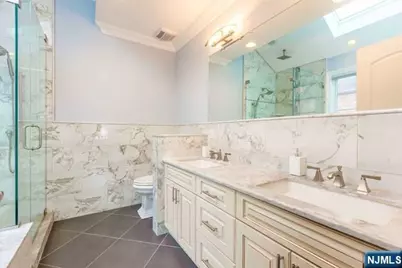 48 Myrtle Avenue, Edgewater, NJ 07020 - Photo 11