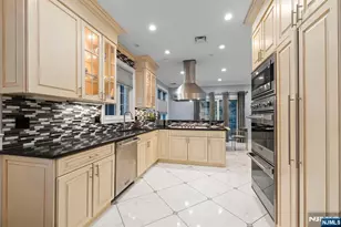 48 Myrtle Ave, Edgewater, NJ 07020 - Photo 7