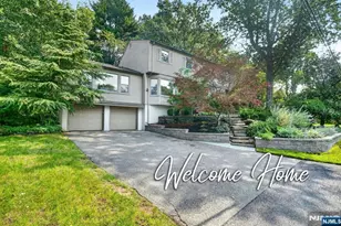 10 Lancaster Ct, Cresskill, NJ 07626 - Photo 1