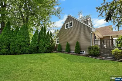 340 Graphic, New Milford, NJ 07646 - Photo 43