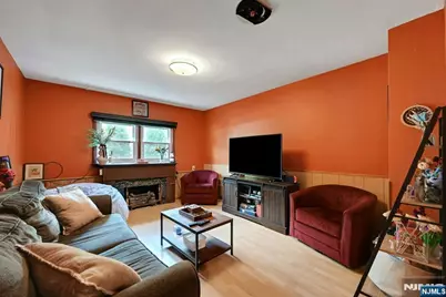 340 Graphic, New Milford, NJ 07646 - Photo 33