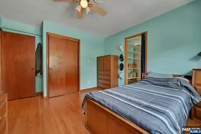 340 Graphic, New Milford, NJ 07646 - Photo 27