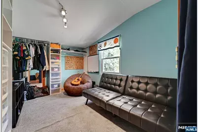 340 Graphic, New Milford, NJ 07646 - Photo 25