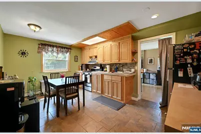 340 Graphic, New Milford, NJ 07646 - Photo 35