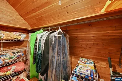 340 Graphic, New Milford, NJ 07646 - Photo 31