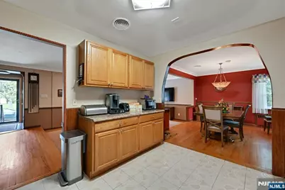340 Graphic, New Milford, NJ 07646 - Photo 13
