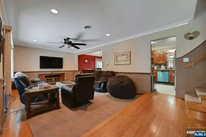 340 Graphic, New Milford, NJ 07646 - Photo 5