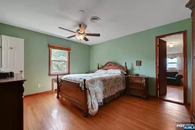340 Graphic, New Milford, NJ 07646 - Photo 17