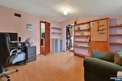 340 Graphic, New Milford, NJ 07646 - Photo 19