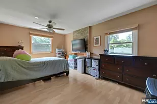 340 Graphic, New Milford, NJ 07646 - Photo 37