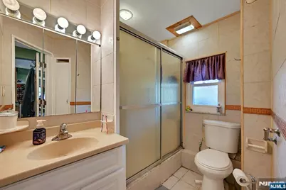 340 Graphic, New Milford, NJ 07646 - Photo 39