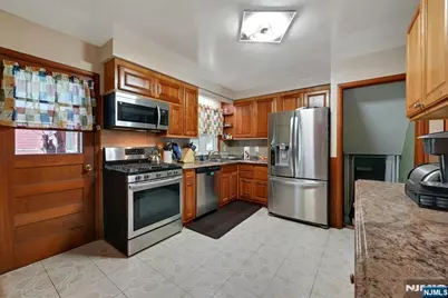 340 Graphic, New Milford, NJ 07646 - Photo 11