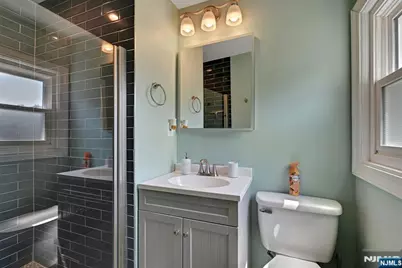 340 Graphic, New Milford, NJ 07646 - Photo 21