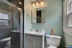 340 Graphic, New Milford, NJ 07646 - Photo 21