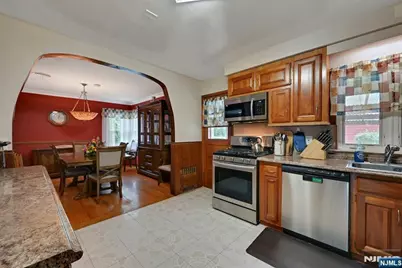 340 Graphic, New Milford, NJ 07646 - Photo 13