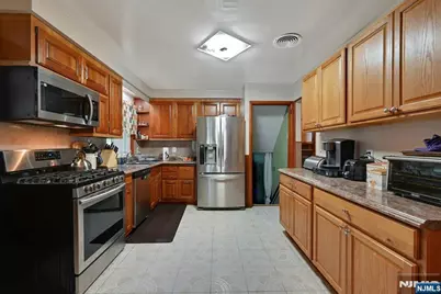 340 Graphic, New Milford, NJ 07646 - Photo 15
