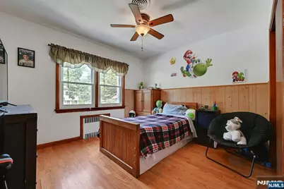 340 Graphic, New Milford, NJ 07646 - Photo 27