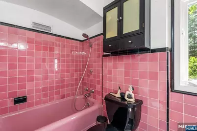 512 Fairidge Terrace, Teaneck Township, NJ 07666 - Photo 23
