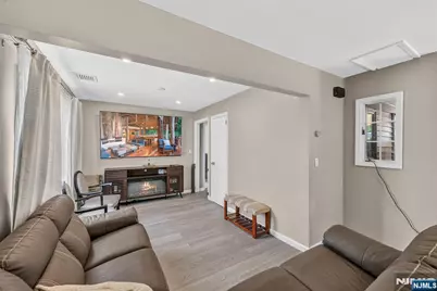 392 Monroe Avenue, Wyckoff Township, NJ 07481 - Photo 15