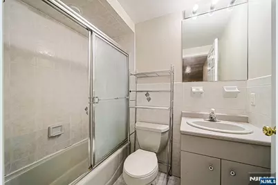 26 E Washington Place B #B, Palisades Park, NJ 07650 - Photo 17
