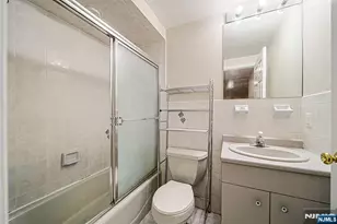 26 E Washington Pl B, Palisades Park, NJ 07650 - Photo 17