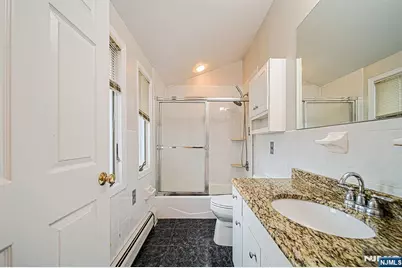 26 E Washington Place B #B, Palisades Park, NJ 07650 - Photo 11