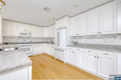 1202 Whitney Lane, Allendale, NJ 07401 - Photo 9