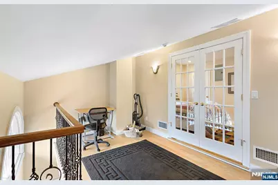 546 Art Lane, Ridgefield, NJ 07657 - Photo 7