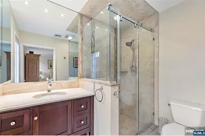 546 Art Lane, Ridgefield, NJ 07657 - Photo 3