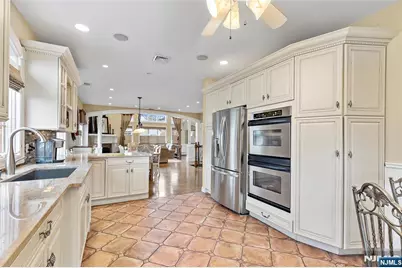 546 Art Lane, Ridgefield, NJ 07657 - Photo 25