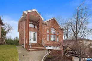 546 Art Ln, Ridgefield, NJ 07657 - Photo 35