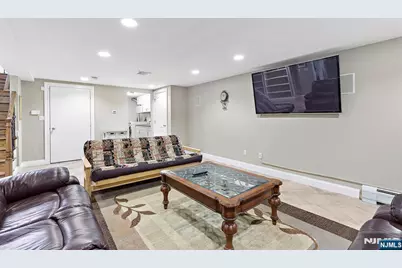 546 Art Lane, Ridgefield, NJ 07657 - Photo 33