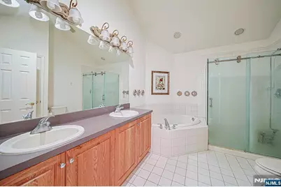 604 Turlington Court 234 #234, Livingston, NJ 07039 - Photo 27